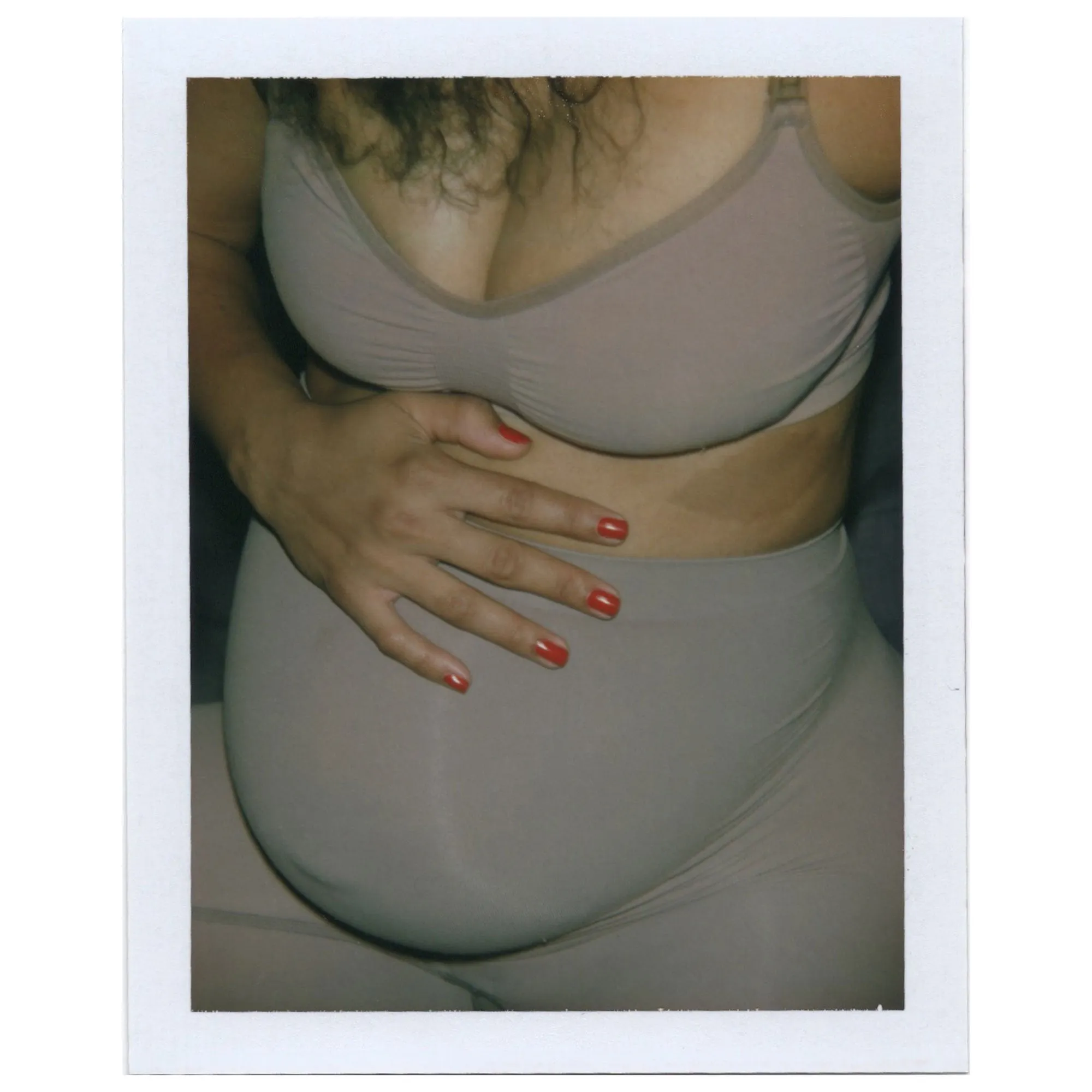 MATERNITY SCULPTING SHORT MID THIGH | CLAY